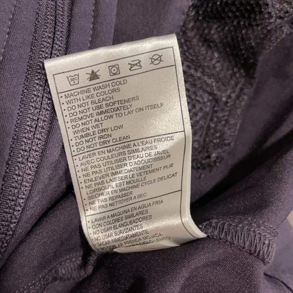 Nike women’s size medium jacket - Picture 8 of 10